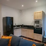 Apartamento Nouveau Tres Beau T2 Neuf Avec Terrasse Coeur De Gare Castelnaudary
