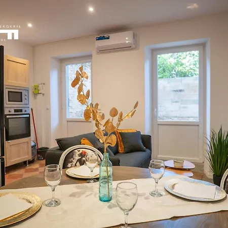 Nouveau Tres Beau T2 Climatise Avec Terrasse Coeur De Gare Apartment Castelnaudary