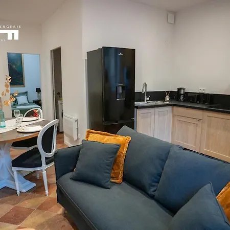 Apartment Nouveau Tres Beau T2 Climatise Avec Terrasse Coeur De Gare Castelnaudary