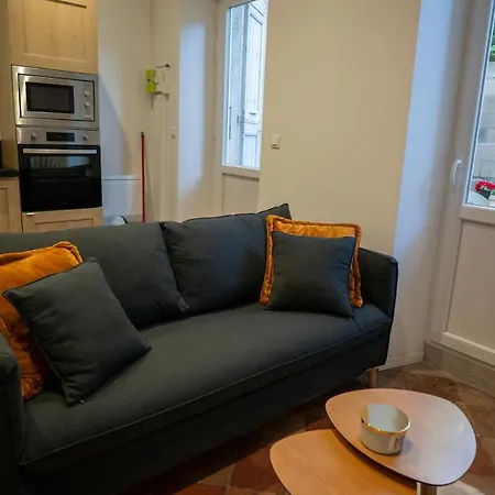 Appartement Elegant T2 Avec Terrasse Coeur De Gare Castelnaudary