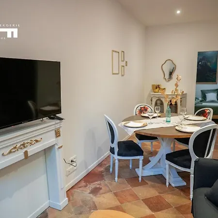 Appartement Elegant T2 Avec Terrasse Coeur De Gare Castelnaudary